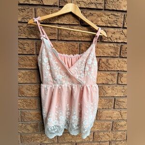 4/$25 • Rowme Blush Embroidered Floral Tank‎